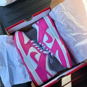 Nike Dunk Low - Fuscia 5Y NEVER WORN